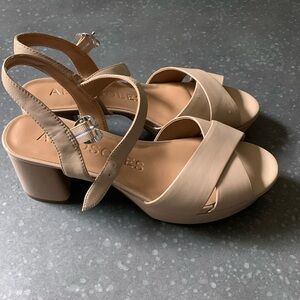 Aerosoles tan Cosmos Costar platform dressy sandals sz9